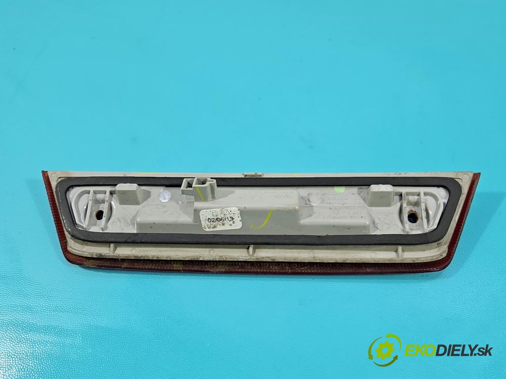 Fiat Freemont 2.0 jtd 170 HP manual 125 kW 1956 cm3 5- světlo: stop: 05116302AD