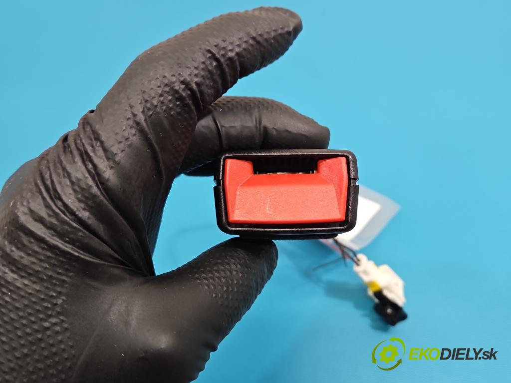 Citroen C5 Aircross 17-25 1.2 T 131 HP manual 96 kW 1199 cm3 5- pas bezpečnosť: zadné stredný 9822364877