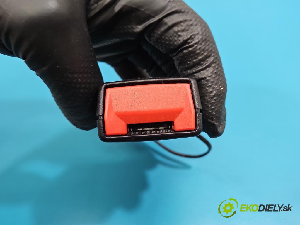 Citroen C5 Aircross 17-25 1.2 T 131 HP manual 96 kW 1199 cm3 5- pas bezpečnosť: zadné pravý 9822364877