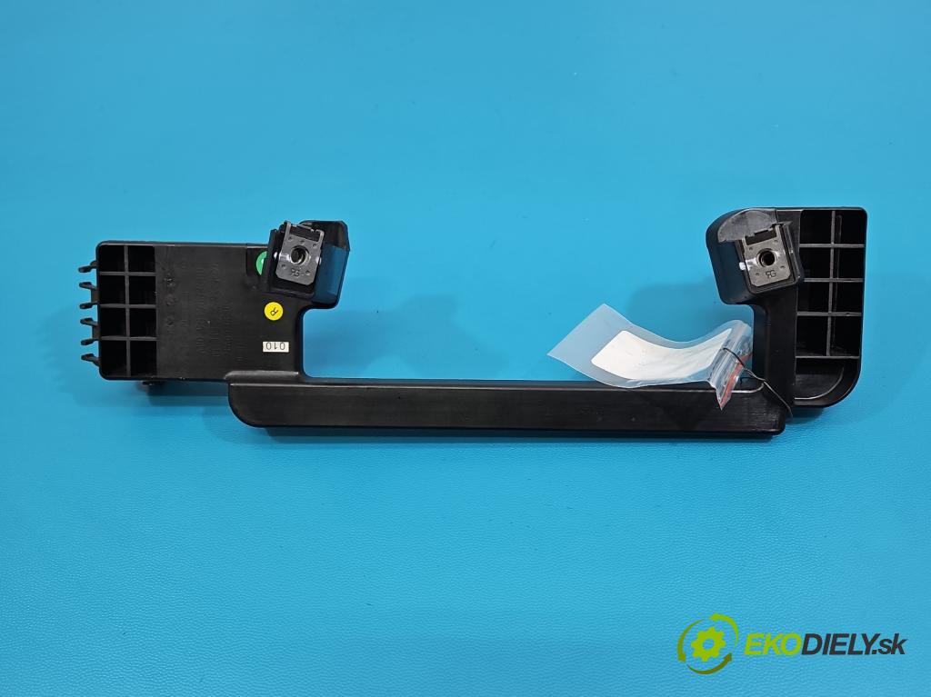 Citroen C5 Aircross 17-25 1.2 T 131 HP manual 96 kW 1199 cm3 5- Rukojeť: ostatné 9819883580