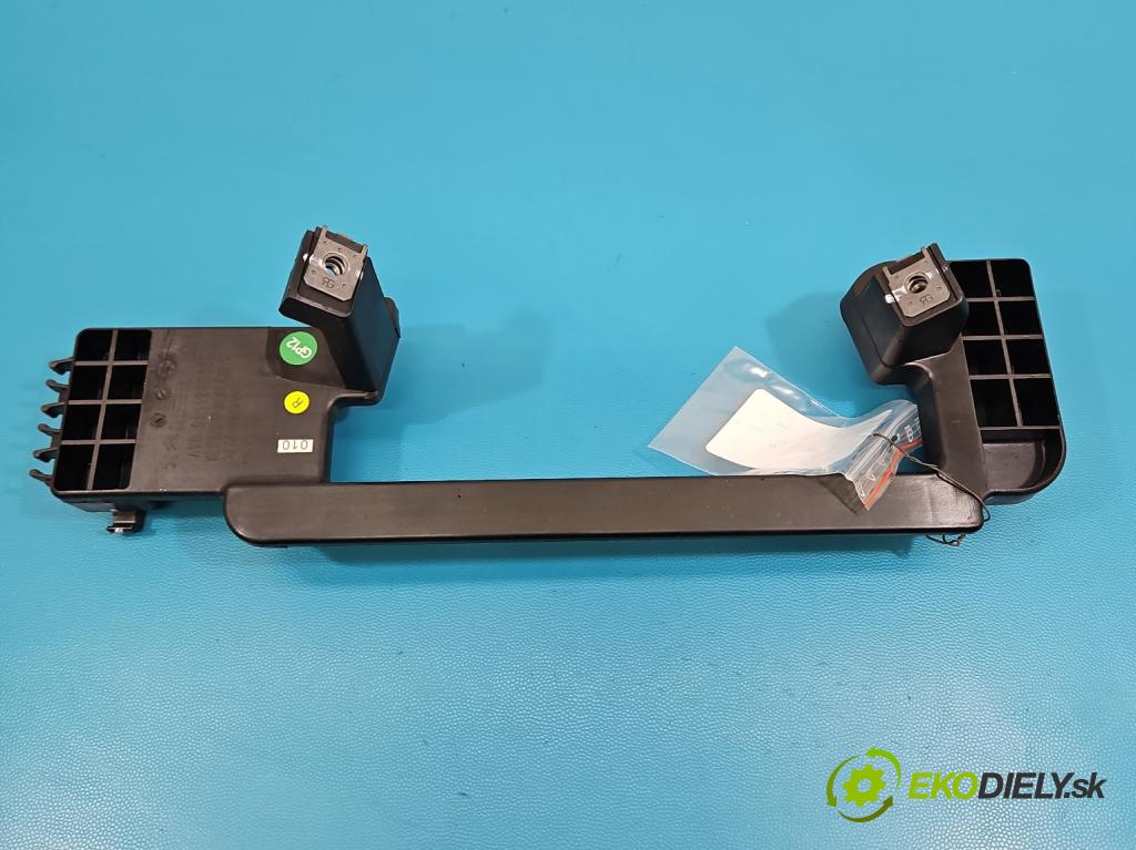 Citroen C5 Aircross 17-25 1.2 T 131 HP manual 96 kW 1199 cm3 5- Rukojeť: ostatné 9819883580