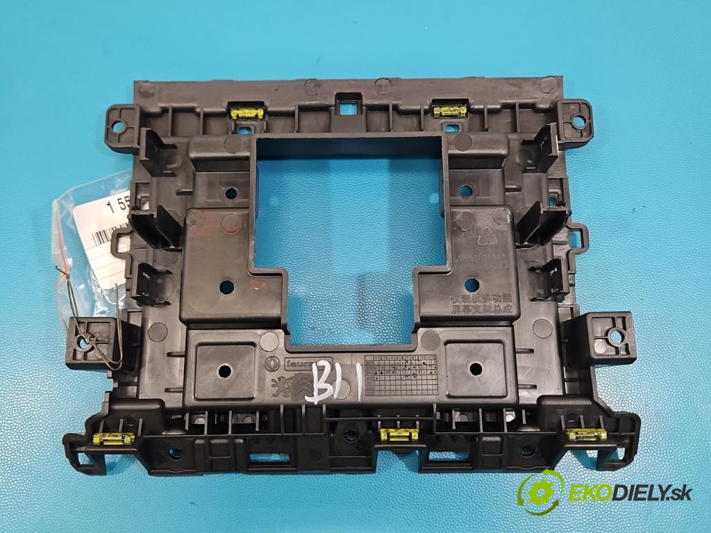 Citroen C5 Aircross 17-25 1.2 T 131 HP manual 96 kW 1199 cm3 5- Rám: rádio: 9817075980