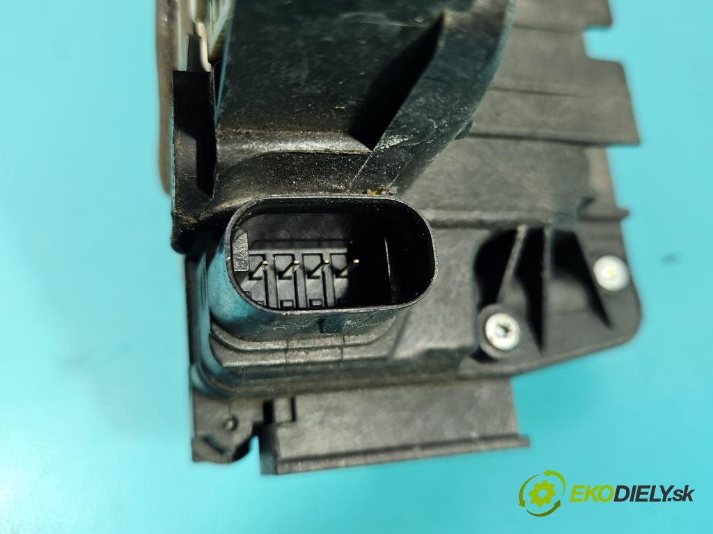 Mercedes E W213 2016-2023 2.0 CDI 194KM: automatic 143 kW 1950 cm3 4- zámok zadné pravý A2220064099