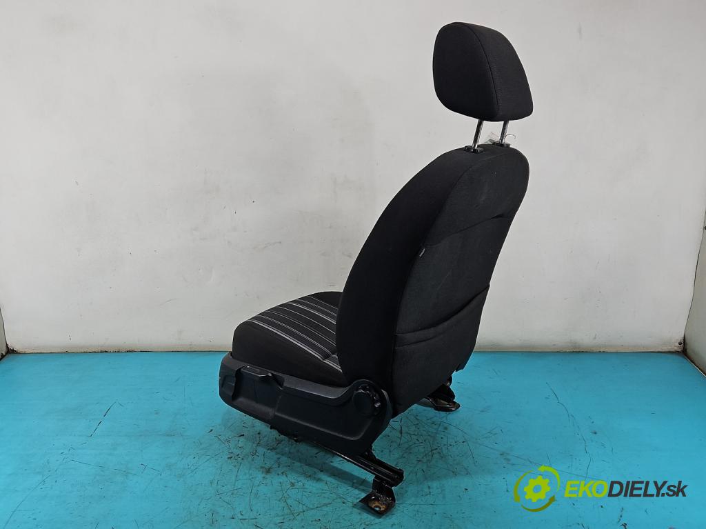 Ford Focus Mk2 2004-2011 1.6 tdci 109 HP manual 80 kW 1560 cm3 5- Sedačka ľavý  (Sedadlo)