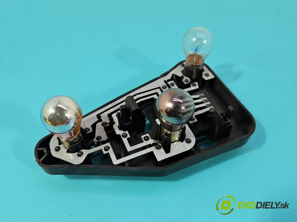 Bmw X3 E83 2003-2010 2.0d 150 HP manual 110 kW 1995 cm3 5- svetlo / reflektor zadné pravé 6990170 (Kľučka dverí ostatné)