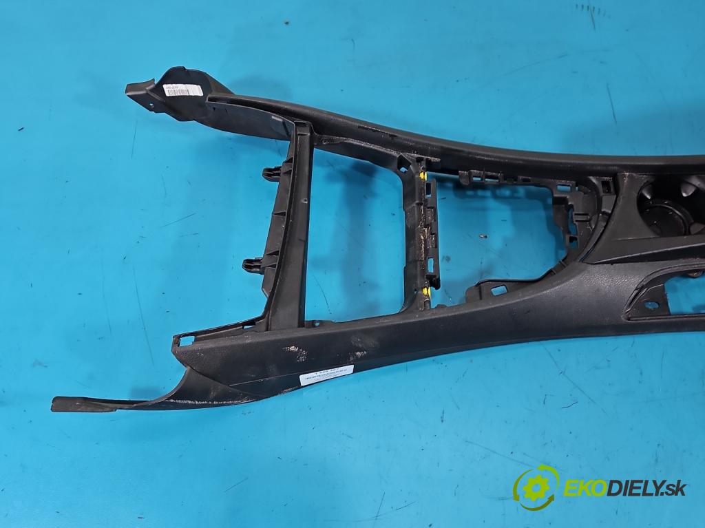 Bmw 1 E87 2004-2011 2.0d 150 HP manual 110 kW 1995 cm3 5- operadlo  (Lakťová opierka)