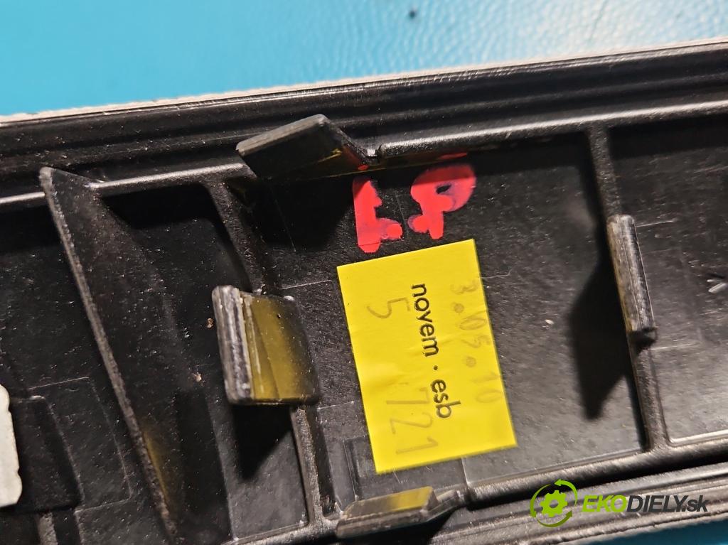 Bmw 1 E87 2004-2011 2.0d 150 HP manual 110 kW 1995 cm3 5- lišta ozdobná vnitŕní: 7071272