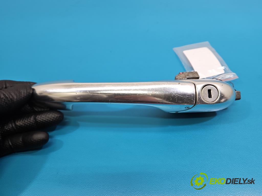 Alfa romeo 147 1.9 jtd 150 hp manual 110 kW 1910 cm3 5- klika přední levé  (Vnější přední levá klika dveří)