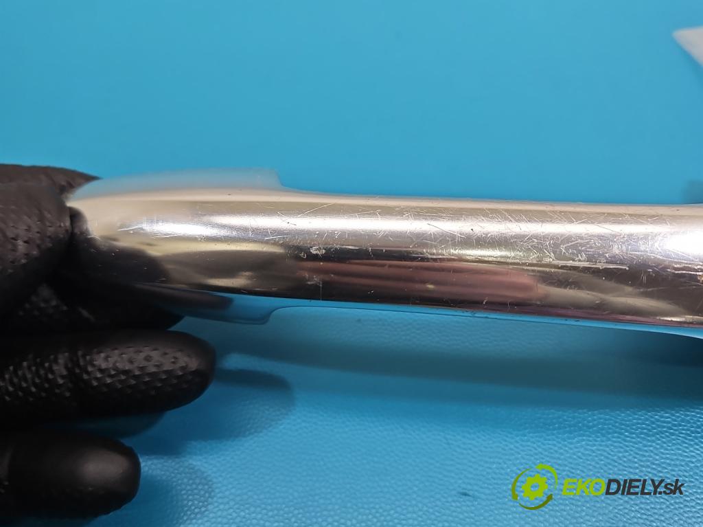 Alfa romeo 147 1.9 jtd 150 hp manual 110 kW 1910 cm3 5- klika přední levé  (Vnější přední levá klika dveří)