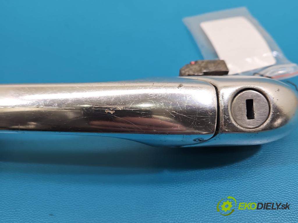 Alfa romeo 147 1.9 jtd 150 hp manual 110 kW 1910 cm3 5- klika přední levé  (Vnější přední levá klika dveří)