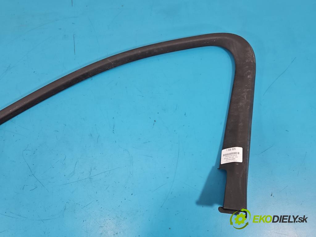 Mercedes E W213 2016-2023 2.0 CDI 194KM: automatic 143 kW 1950 cm3 4- lišta dvere predné pravé A2137270200