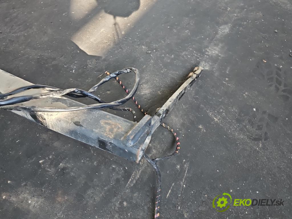 Skoda Octavia III 2013- 2.0 TSI 190 HP automatic 140 kW 1984 cm3 5- Hák: vlečení:  (Ťažné zariadenie)