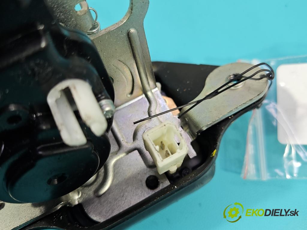 Fiat Freemont 2.0 jtd 170 HP manual 125 kW 1956 cm3 5- zámok kufrové dvere zadné