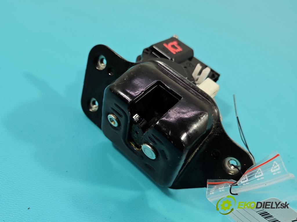 Fiat Freemont 2.0 jtd 170 HP manual 125 kW 1956 cm3 5- zámok kufrové dvere zadné 