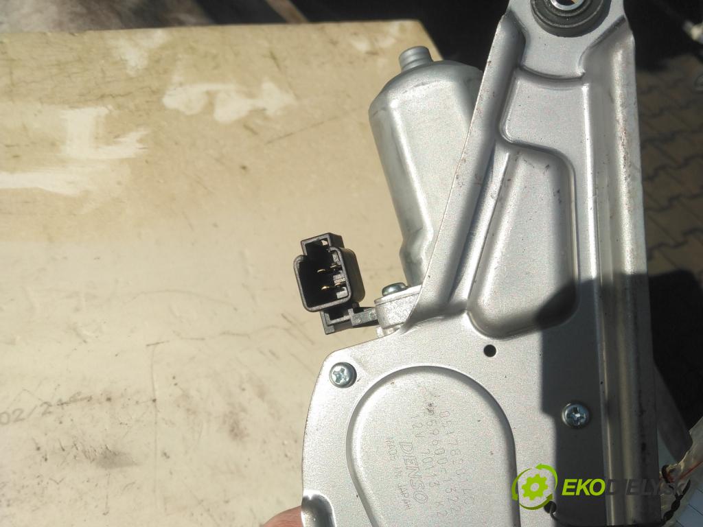 Fiat Freemont 2.0 jtd 170 HP manual 125 kW 1956 cm3 5- motor stieračov zadné 259600-1322