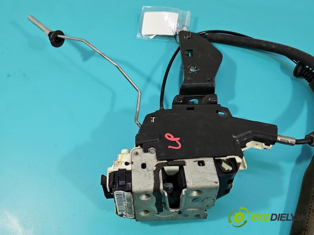 Fiat Freemont 2.0 jtd 170 HP manual 125 kW 1956 cm3 5- zámok predné ľavý P04589913AE