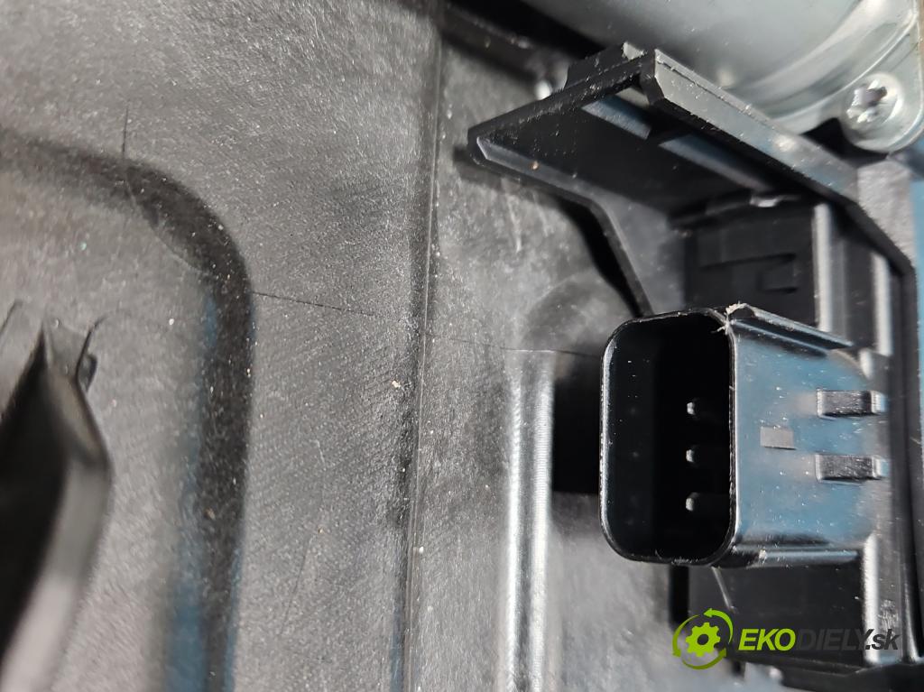 Fiat Freemont 2.0 jtd 170 HP manual 125 kW 1956 cm3 5- mechanizmus okna predné ľavý 121017