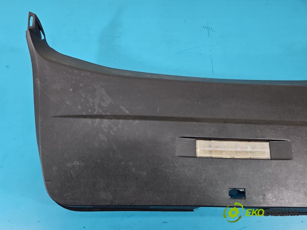 Fiat Freemont 2.0 jtd 170 HP manual 125 kW 1956 cm3 5- Čalounictví: kufrové dvere 1BE54DX9AC