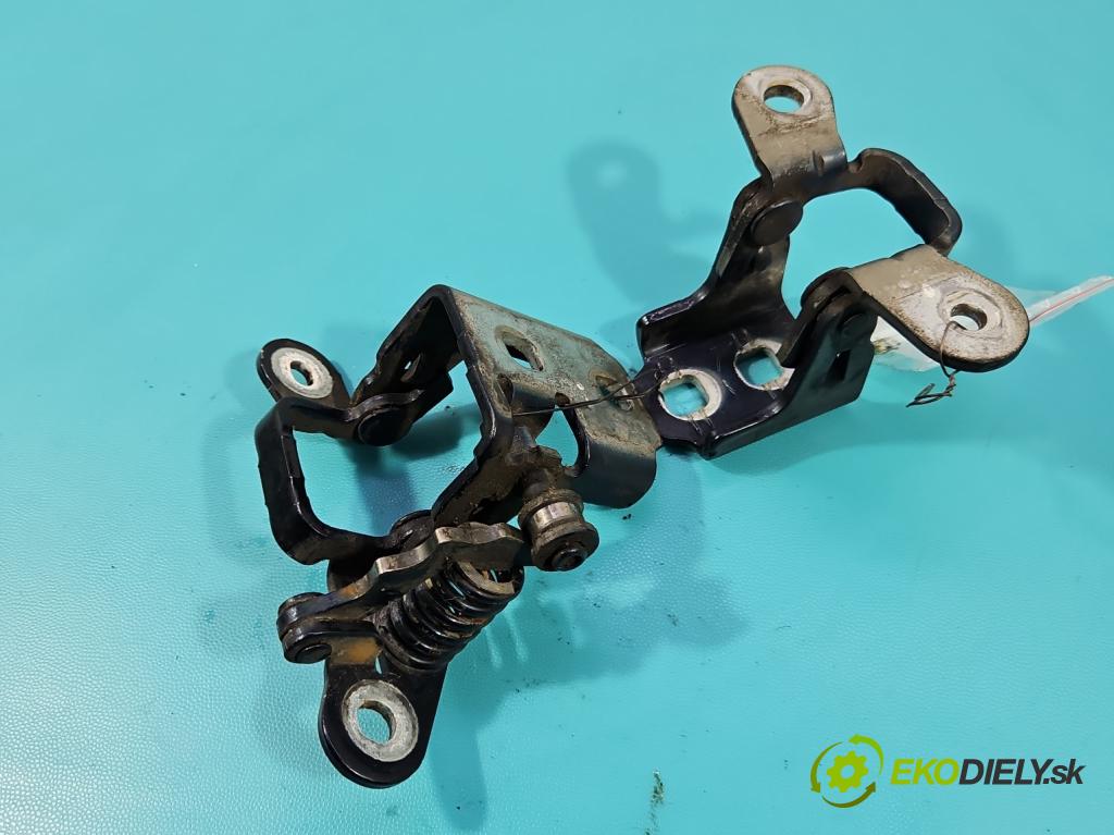 Fiat Freemont 2.0 jtd 170 HP manual 125 kW 1956 cm3 5- Závěs: dvere zadné pravý