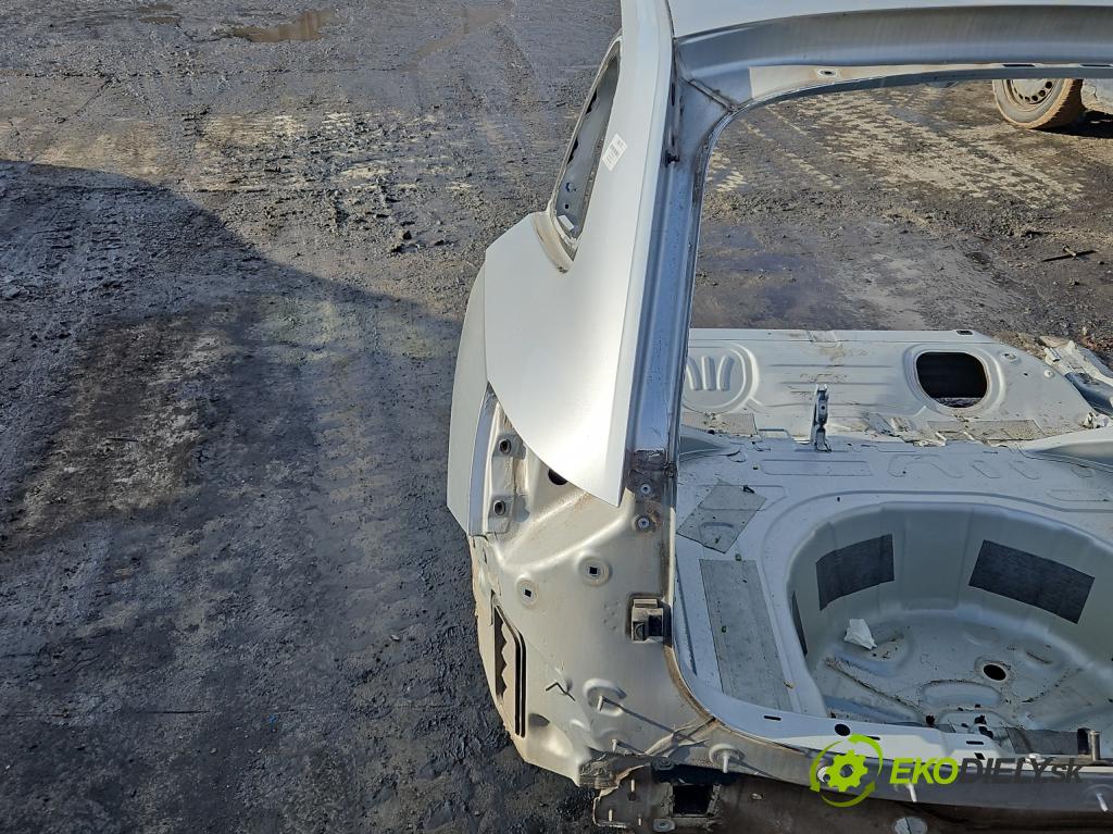 Skoda Scala 2019- 1.5 TSI 150 hp manual 110 kW 1498 cm3 5- blatnik zadní levý