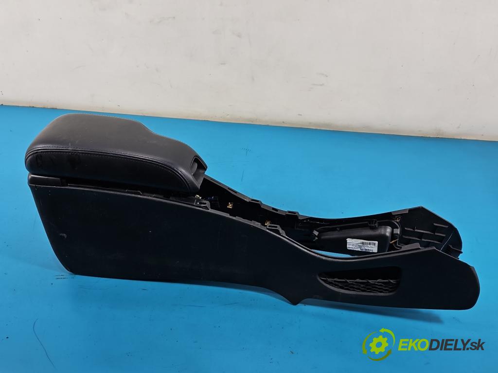 Fiat Freemont 2.0 jtd 170 hp manual 125 kW 1956 cm3 5- loketní opěrka 5AEAAD140 (Loketní opěrka)