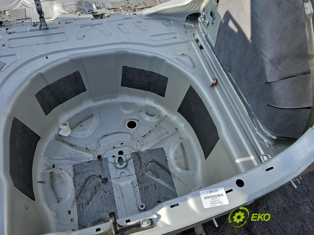 Skoda Scala 2019- 1.5 TSI 150 HP manual 110 kW 1498 cm3 5- pas zadní: