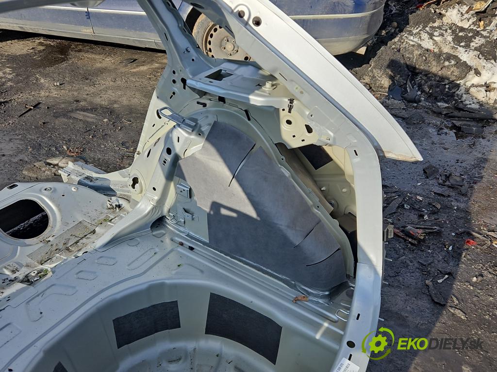 Skoda Scala 2019- 1.5 TSI 150 HP manual 110 kW 1498 cm3 5- blatník zadné pravý