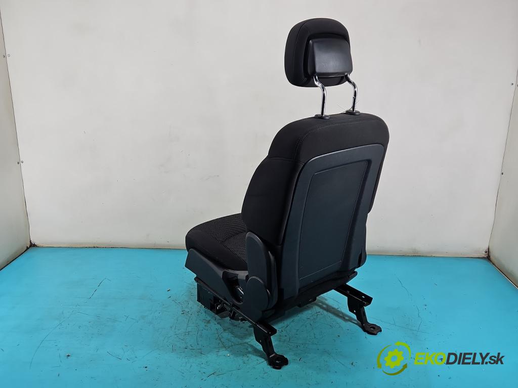 Fiat Freemont 2.0 jtd 170 hp manual 125 kW 1956 cm3 5- Sedadlo pravý  (Sedadlo)