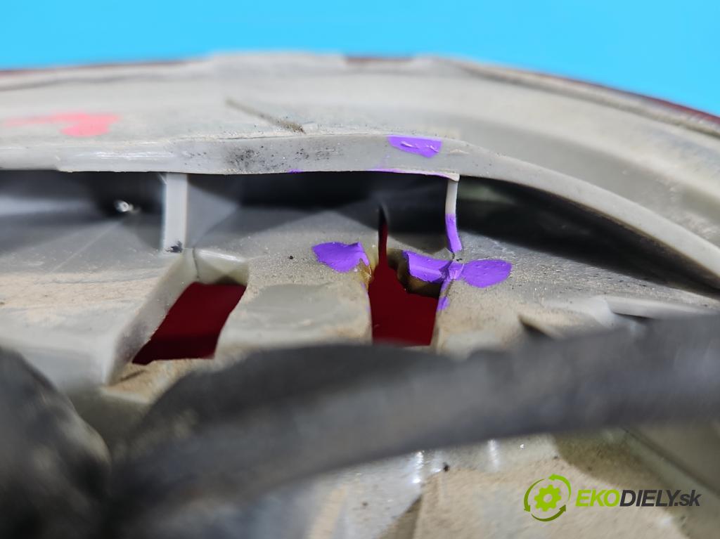 Bmw 3 E46 1998-2007 1.9 8V 118 HP manual 87 kW 1895 cm3 4- svetlo / reflektor zadné ľavé  (Kľučka dverí ostatné)