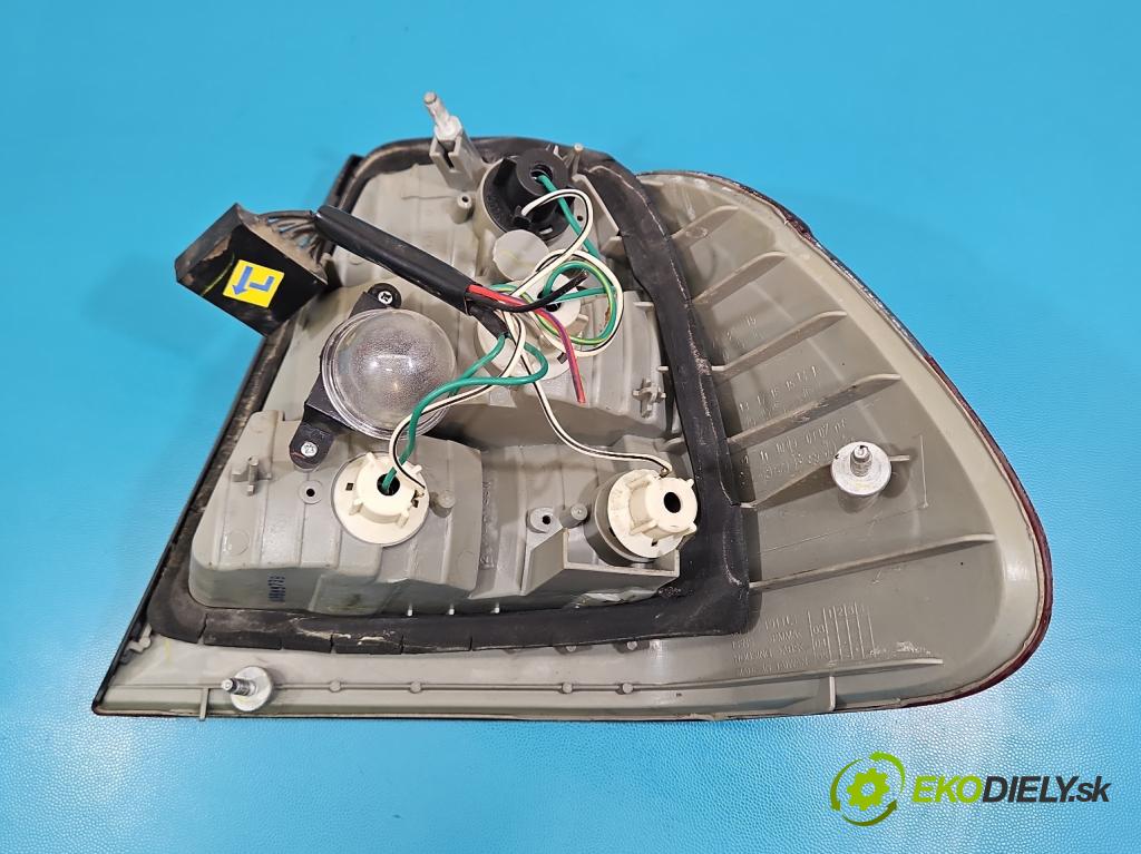 Bmw 3 E46 1998-2007 1.9 8V 118 HP manual 87 kW 1895 cm3 4- svetlo / reflektor zadné ľavé  (Kľučka dverí ostatné)