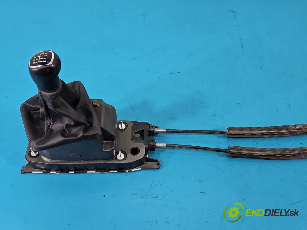 Skoda Scala 2019- 1.5 TSI 150 hp manual 110 kW 1498 cm3 5- kulisa změny stupňová 5WA711053 (Řadicí páka (kulisa) )