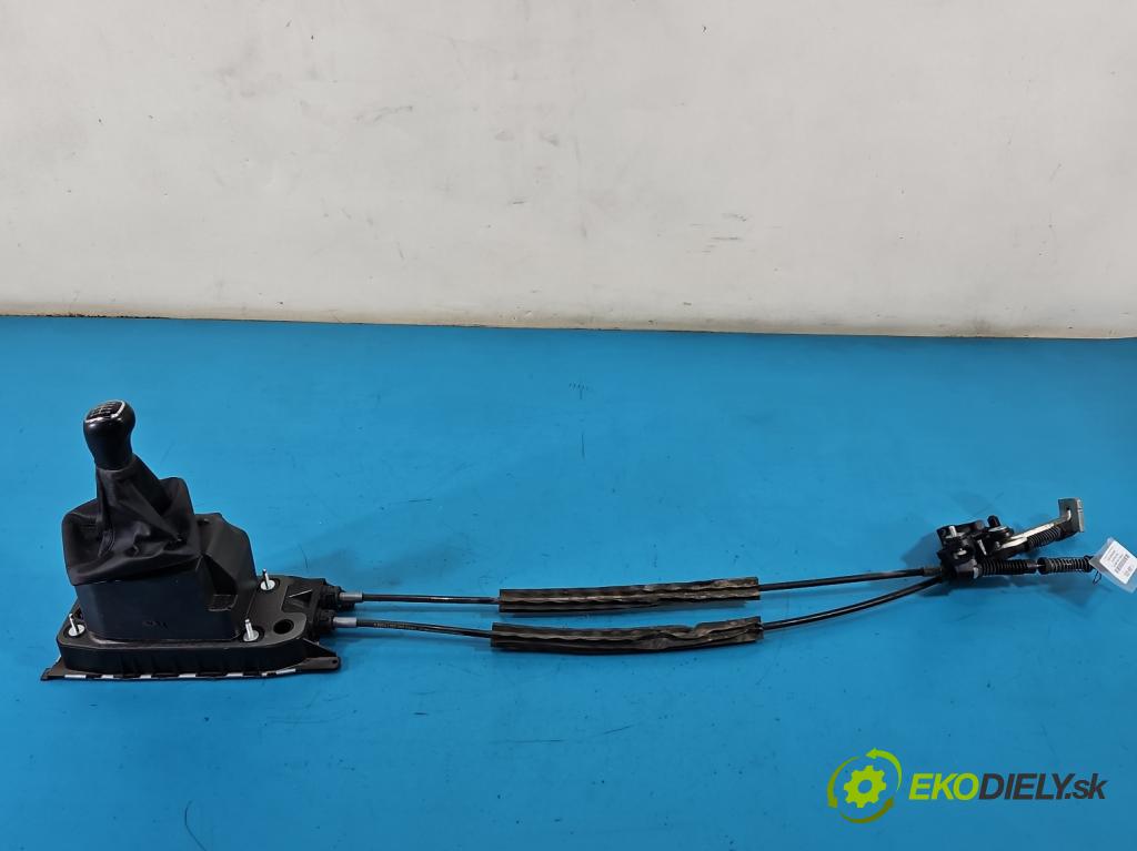 Skoda Scala 2019- 1.5 TSI 150 hp manual 110 kW 1498 cm3 5- kulisa změny stupňová 5WA711053 (Řadicí páka (kulisa) )