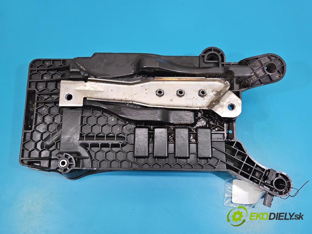 Skoda Scala 2019- 1.5 TSI 150 HP manual 110 kW 1498 cm3 5- obal akumulatora 2Q0915331