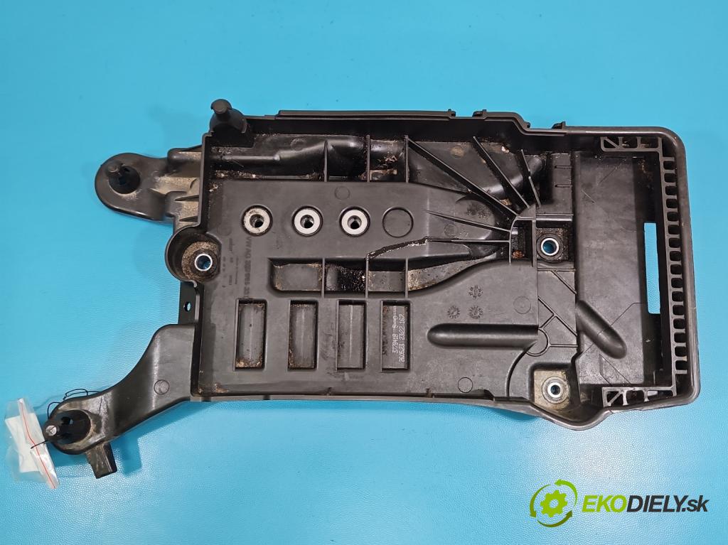 Skoda Scala 2019- 1.5 TSI 150 HP manual 110 kW 1498 cm3 5- obal akumulatora 2Q0915331