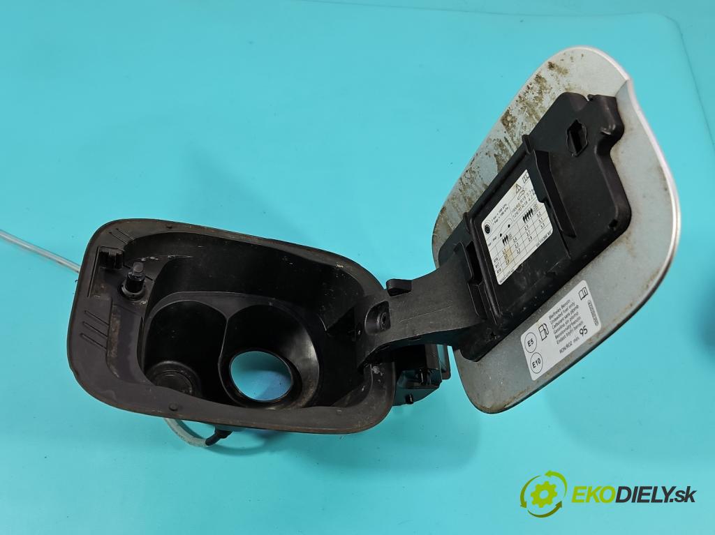 Skoda Scala 2019- 1.5 TSI 150 HP manual 110 kW 1498 cm3 5- Klapka nádrže palivo  (Kľučka dverí ostatné)