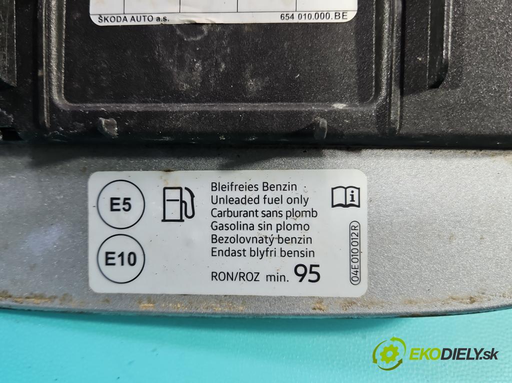 Skoda Scala 2019- 1.5 TSI 150 HP manual 110 kW 1498 cm3 5- Klapka nádrže palivo  (Kľučka dverí ostatné)