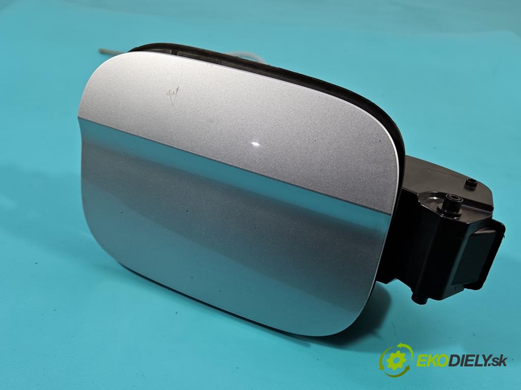 Skoda Scala 2019- 1.5 TSI 150 HP manual 110 kW 1498 cm3 5- Klapka nádrže palivo  (Kľučka dverí ostatné)