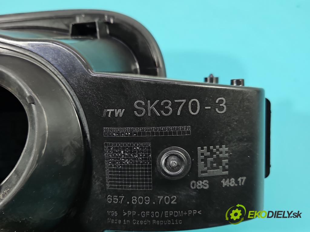 Skoda Scala 2019- 1.5 TSI 150 HP manual 110 kW 1498 cm3 5- Klapka nádrže palivo  (Kľučka dverí ostatné)