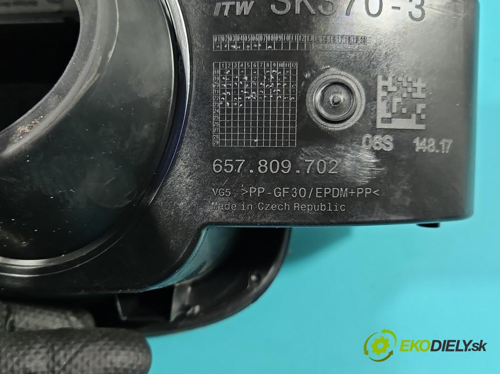 Skoda Scala 2019- 1.5 TSI 150 HP manual 110 kW 1498 cm3 5- Klapka nádrže palivo  (Kľučka dverí ostatné)