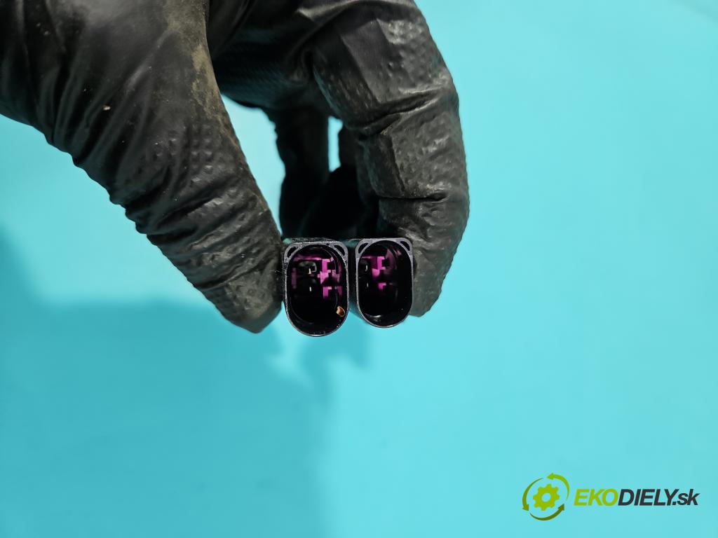 Skoda Scala 2019- 1.5 TSI 150 HP manual 110 kW 1498 cm3 5- ostrekovač ostatné 1Z0955986