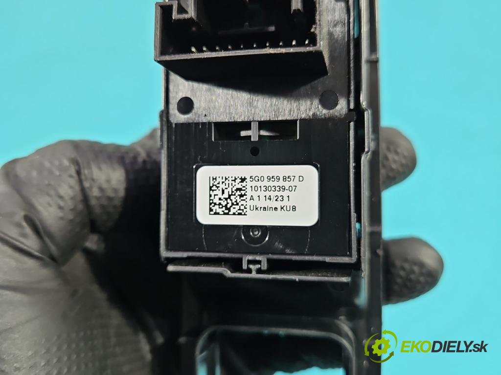 Skoda Scala 2019- 1.5 TSI 150 HP manual 110 kW 1498 cm3 5- prepínač okien spätných zrkadiel 5G0959857D