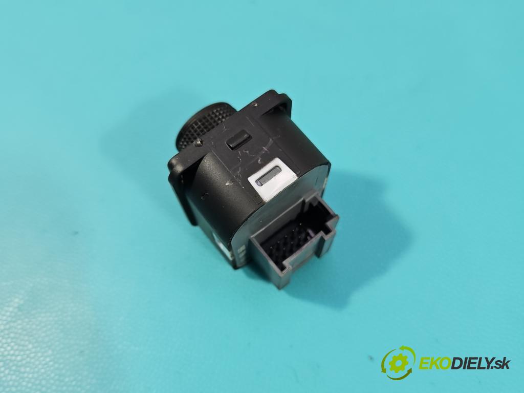 Skoda Scala 2019- 1.5 TSI 150 HP manual 110 kW 1498 cm3 5- prepínač okien spätných zrkadiel 654959566