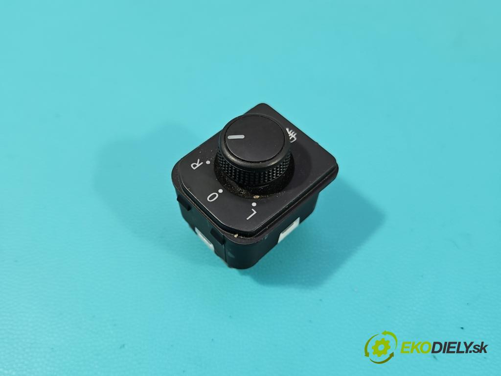 Skoda Scala 2019- 1.5 TSI 150 HP manual 110 kW 1498 cm3 5- prepínač okien spätných zrkadiel 654959566