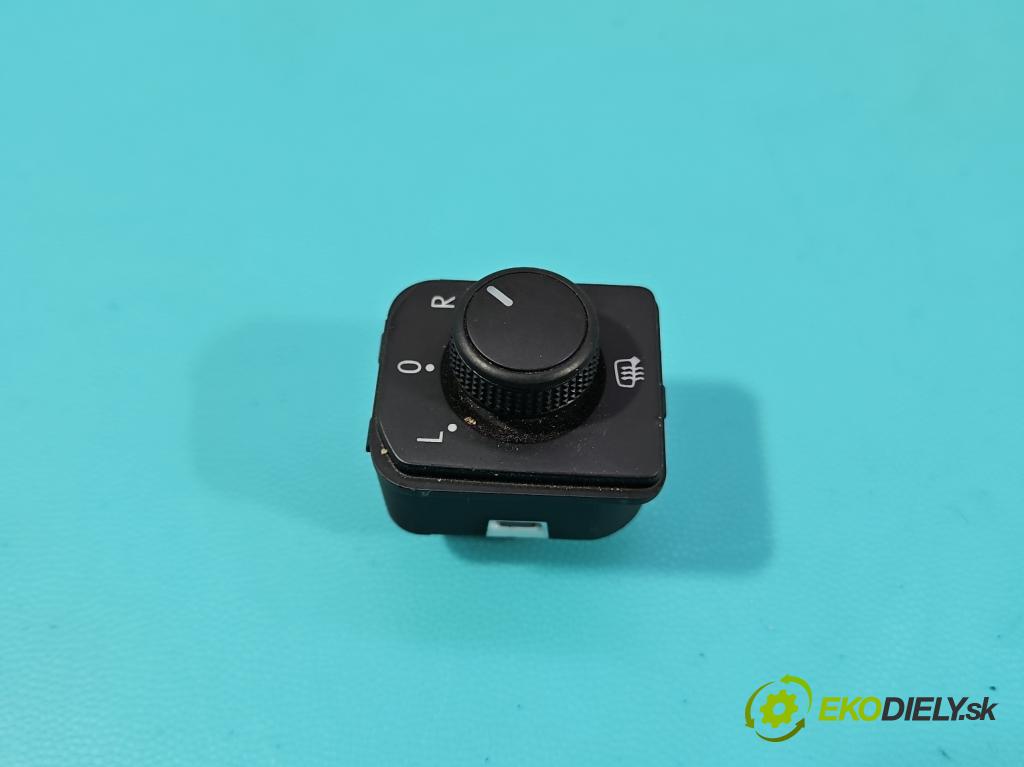 Skoda Scala 2019- 1.5 TSI 150 HP manual 110 kW 1498 cm3 5- prepínač okien spätných zrkadiel 654959566