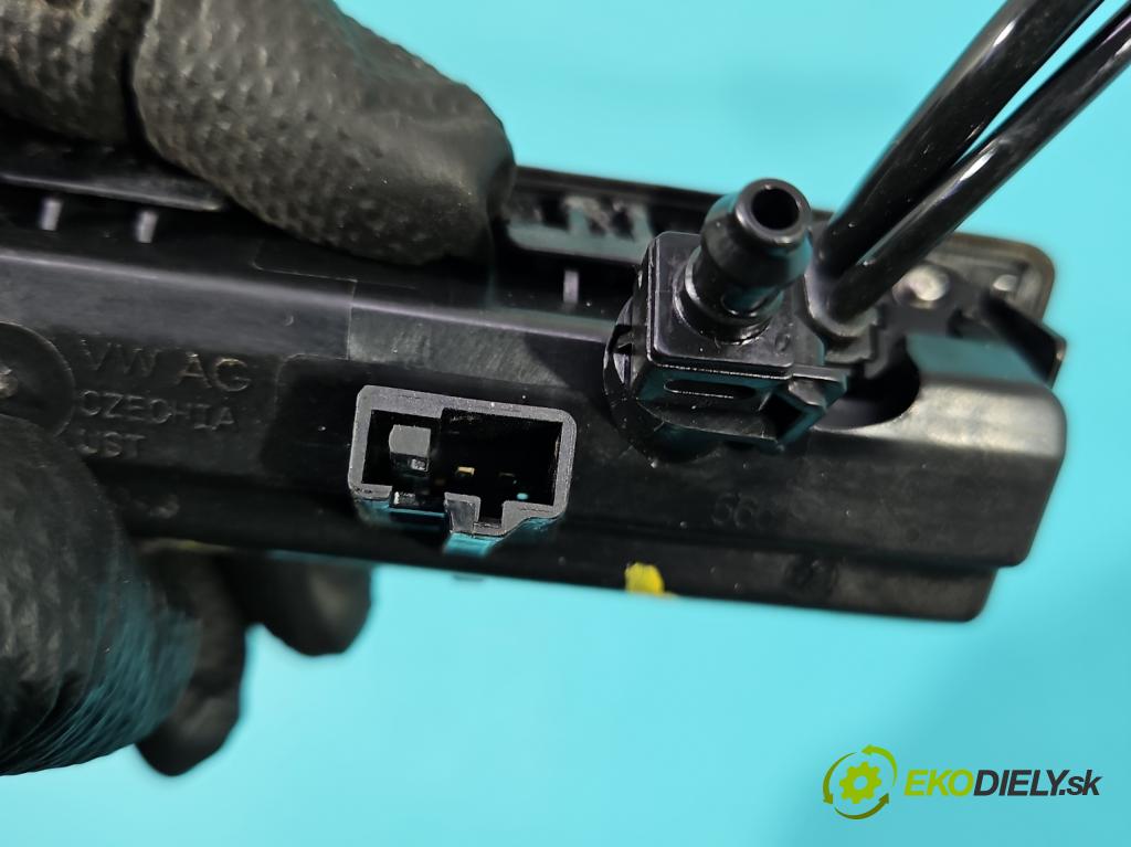 Skoda Scala 2019- 1.5 TSI 150 HP manual 110 kW 1498 cm3 5- rukoväť kufrové dvere zadné 566827566A