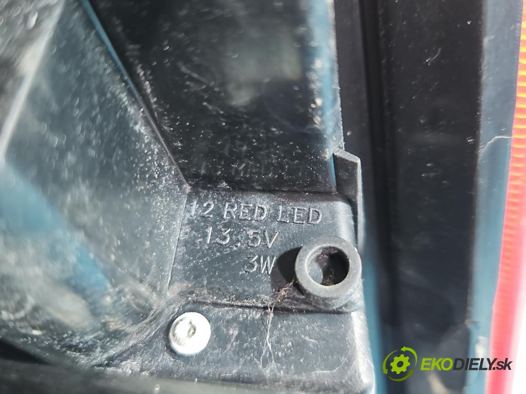 Ford Focus Mk2 2004-2011 1.6 tdci 109 HP manual 80 kW 1560 cm3 5- svetlo / reflektor zadné ľavé  (Kľučka dverí ostatné)