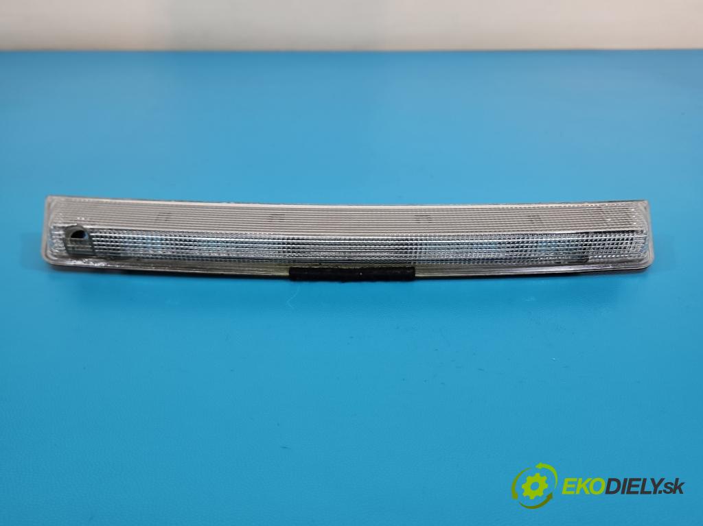 DS 4 2015-2020 2.0 hdi 181KM automatic 133 kW 1997 cm3 5- světlo: stop: 9804687380