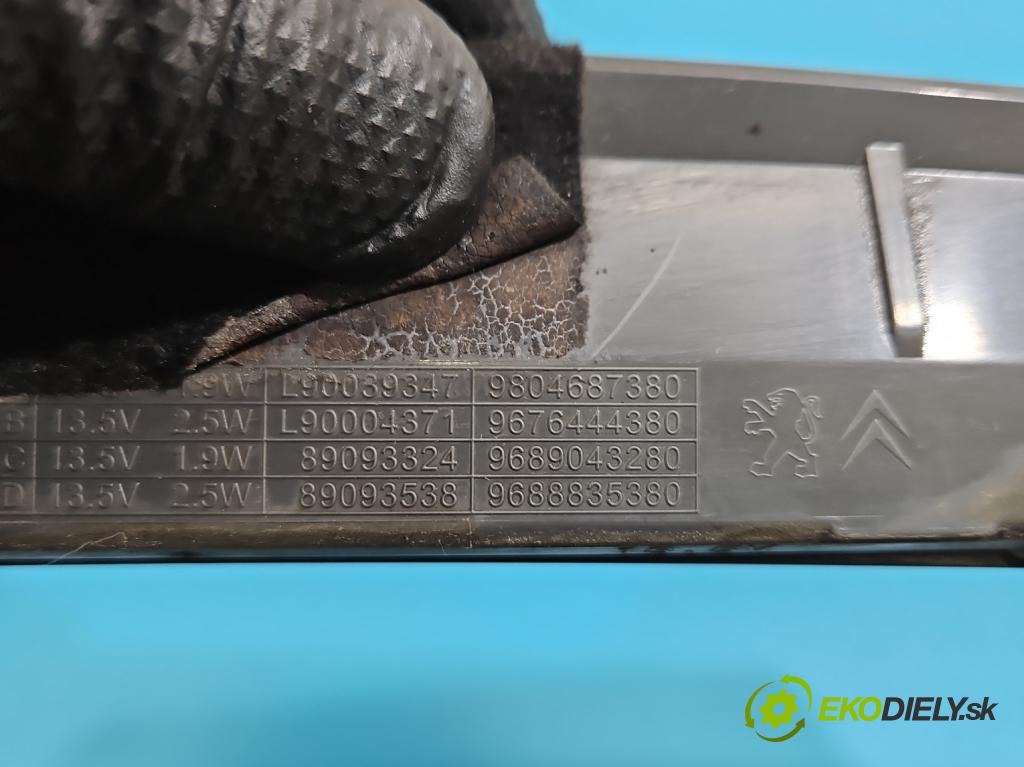 DS 4 2015-2020 2.0 hdi 181KM automatic 133 kW 1997 cm3 5- světlo: stop: 9804687380