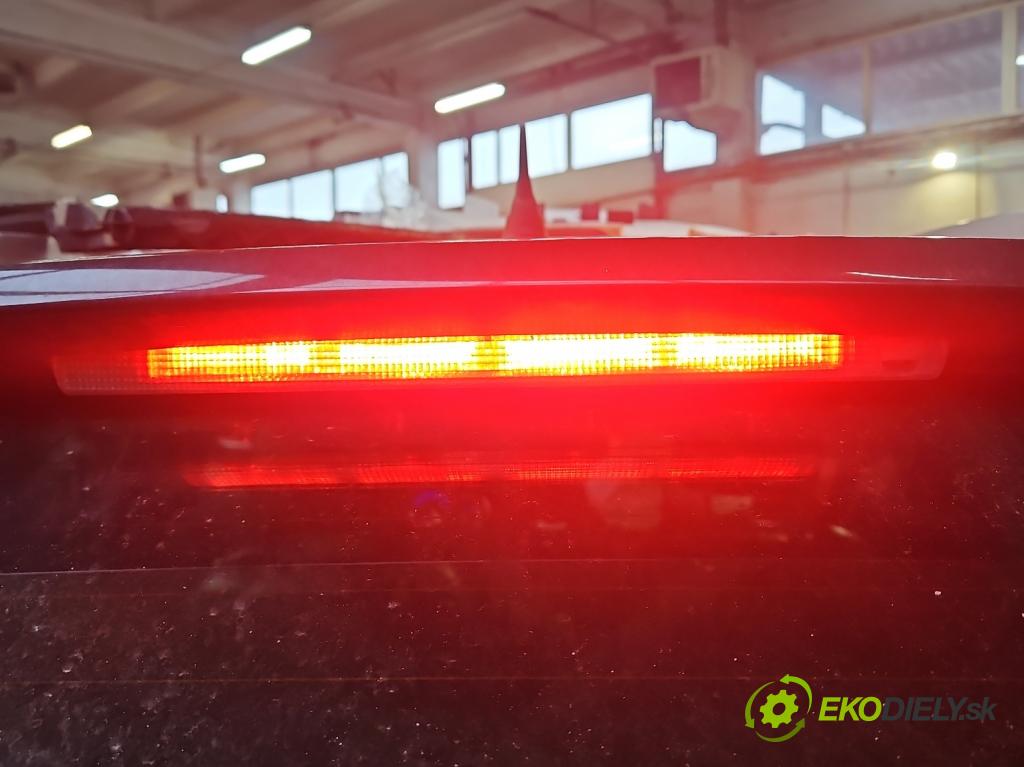 DS 4 2015-2020 2.0 hdi 181KM automatic 133 kW 1997 cm3 5- světlo: stop: 9804687380