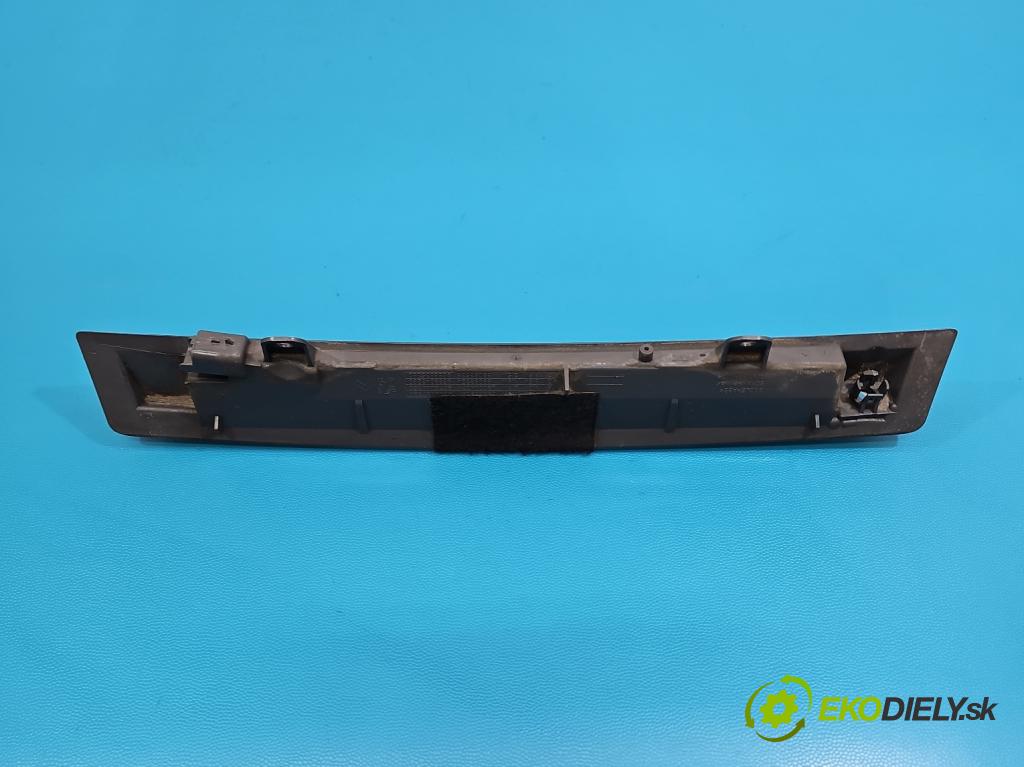 DS 4 2015-2020 2.0 hdi 181KM automatic 133 kW 1997 cm3 5- světlo: stop: 9804687380